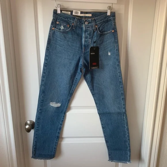 ⭐️ Levi’s wedgie fit icon in Athens Hera medium wash - Picture 4 of 8